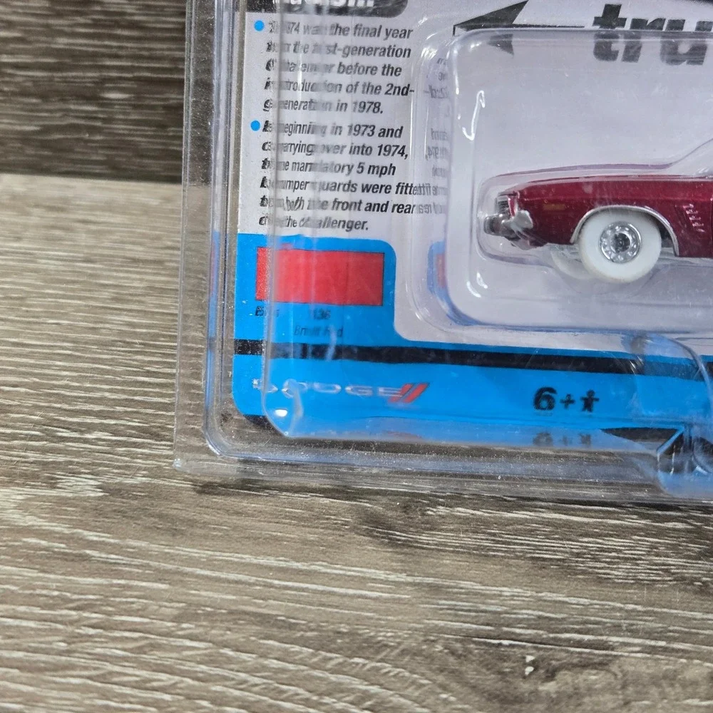 Auto World Ultra Red 74 Dodge Challenger Rallye 1:64 Diecast Chase Car 382B Rare